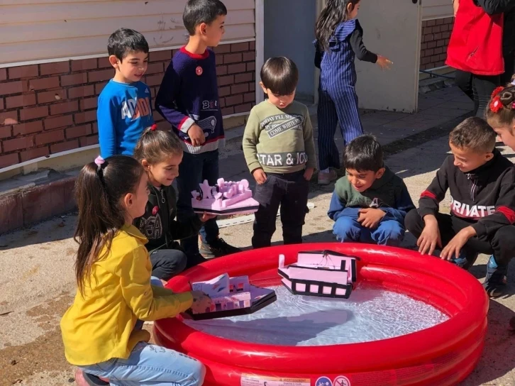 Gönüllü gençler köy çocuklarının hayallerini gerçekleştiriyor
