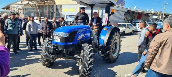 Gördes ilçesinde Açılan Açık Oto Pazarı İlgi Gördü