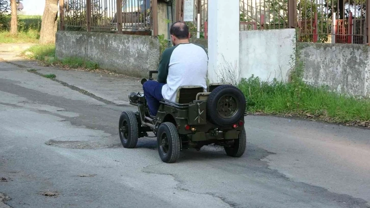 Gören bir daha dönüp bakıyor
