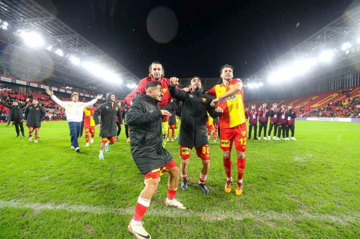 Göztepe’de Stoilov, ilk galibiyetini aldı
