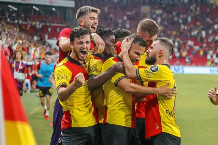 Göztepe evinde ilk 3 puanını aldı
