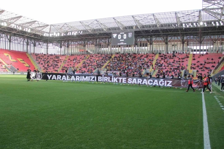 Göztepe ve Başakşehir depremzedeler için karşılaştı
