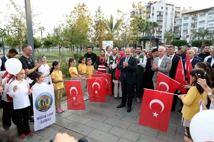 Gültak: "Kızılay’ımız dünyanın dört bir yanında yardıma koşuyor"
