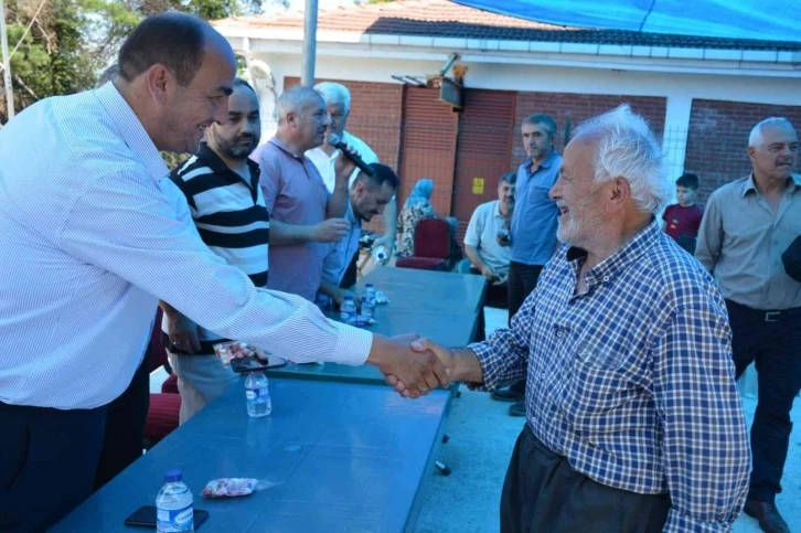 Gülüç Belediyesi mezarlıklarda program düzenledi
