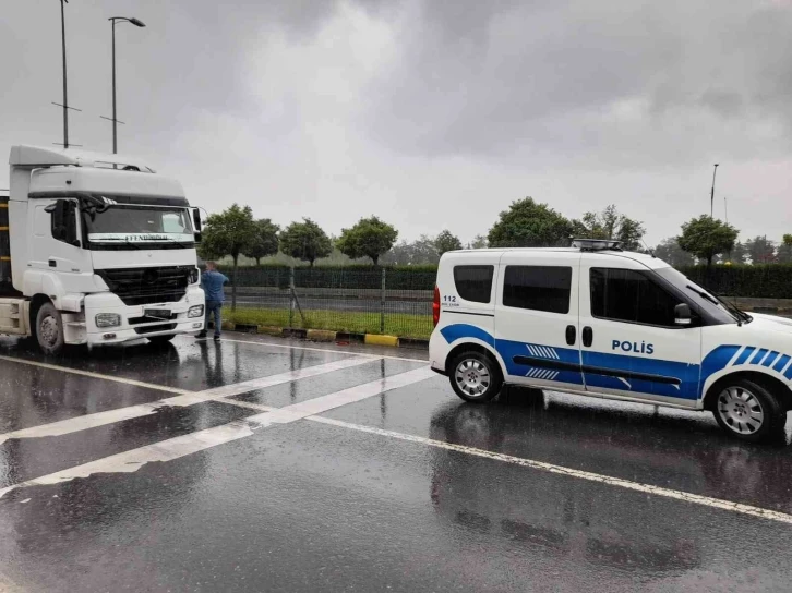 Gülüç kavşağında iki tır çarpıştı: 1 yaralı
