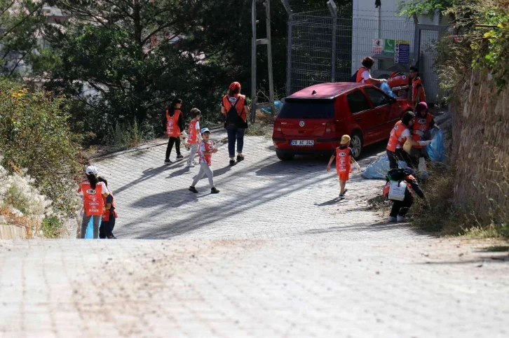 Gümüşhane’de daha temiz bir gelecek için çöp toplandı
