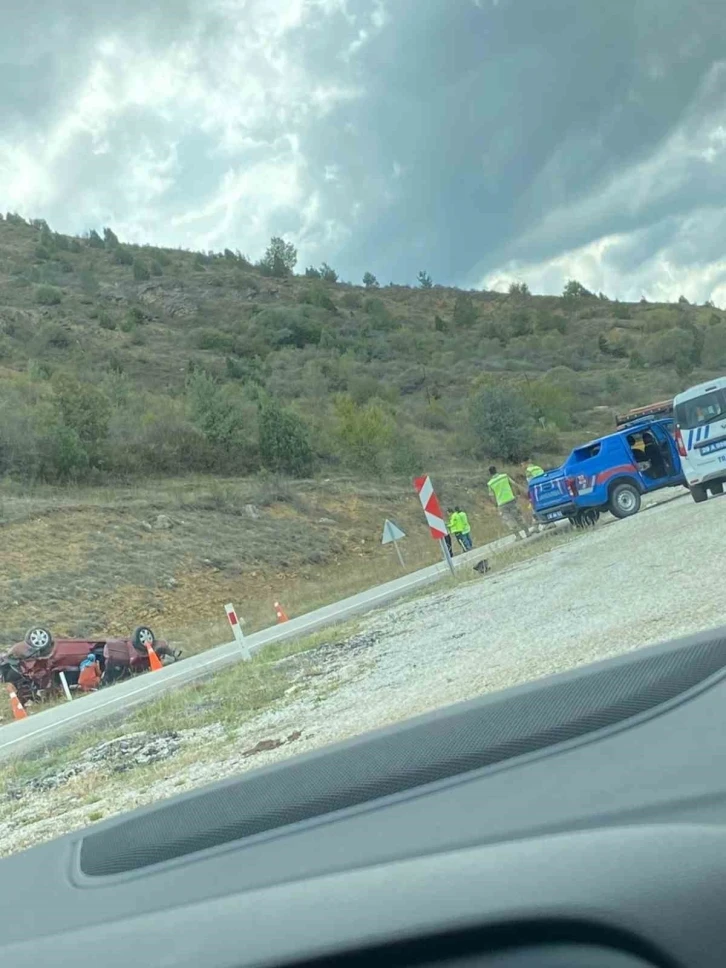 Gümüşhane’de otomobil takla attı: 1’i çocuk 6 yaralı
