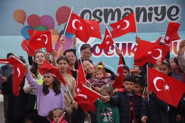 Güney Koreli gönüllüler, Çanakkale Zaferi etkinliğinde çocuklarla bir araya geldi