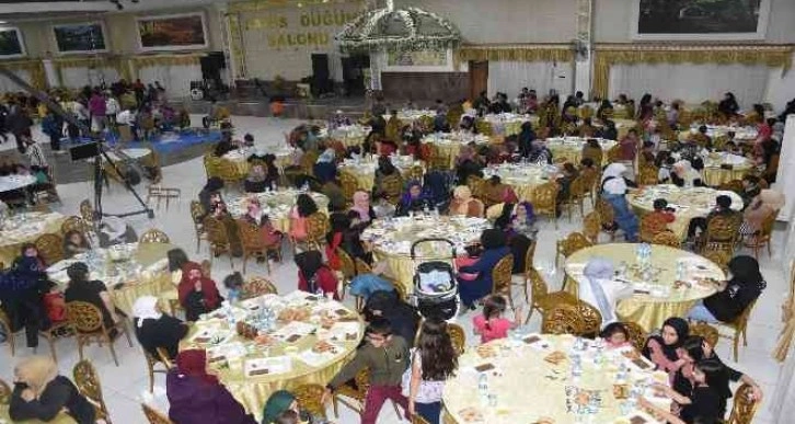 Gurbetçi iş adamından anlamlı davranış: 600 kişi iftar yemeğinde buluştu