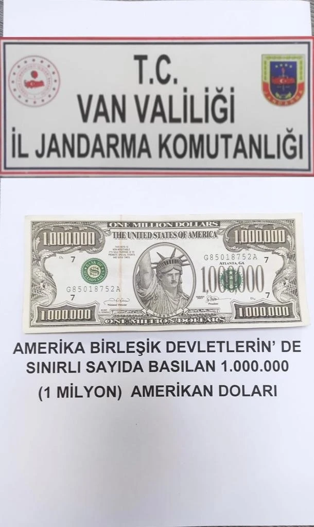 Gürpınar’da 1 milyon dolarlık banknot ele geçirildi
