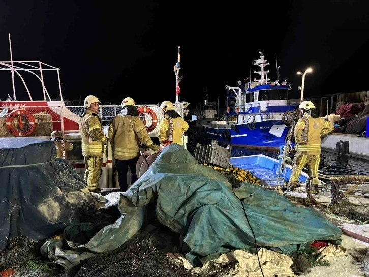 Gürpınar Su Ürünleri Hali’nde tekne yangını paniğe neden oldu
