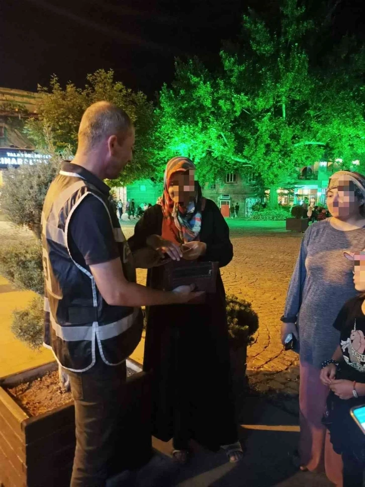 Güven timleri buluntu cüzdanı sahibine ulaştırdı
