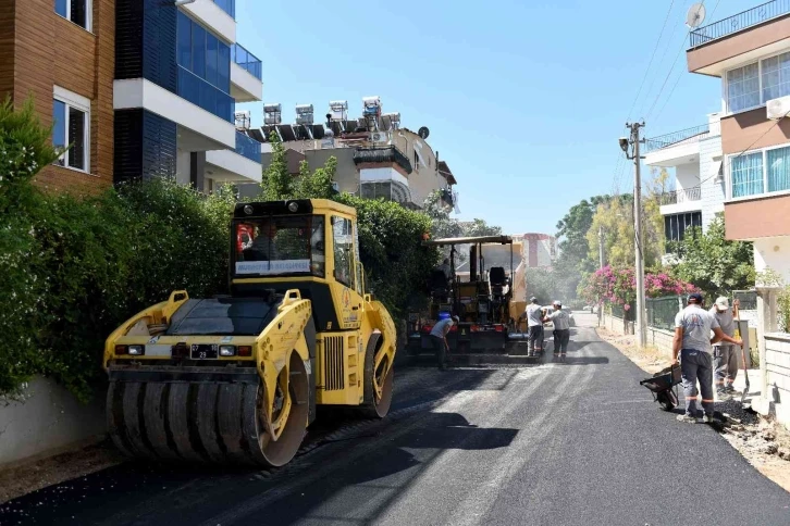 Güzeloba’da cadde ve sokaklar yenileniyor
