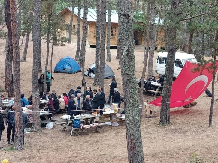 Hababam Sınıfı’ndan esinlenip okulu doğaya taşıdılar
