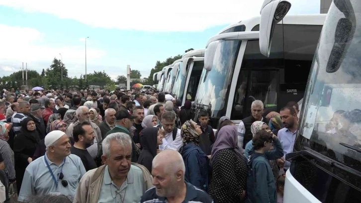 Hacı adayları dualarla uğurlandı
