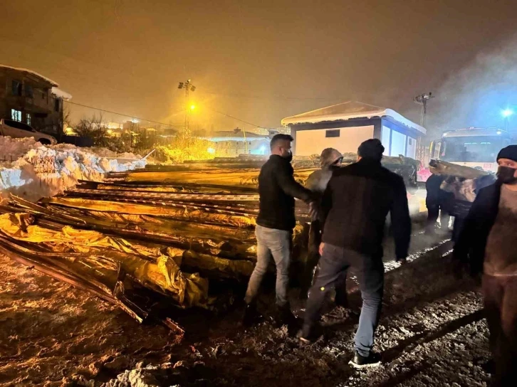 Hakkari’de korkutan yangın
