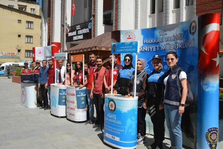 Hakkari’de "Kadına El Kal-Ka-Maz" projesi erkeklere anlatıldı
