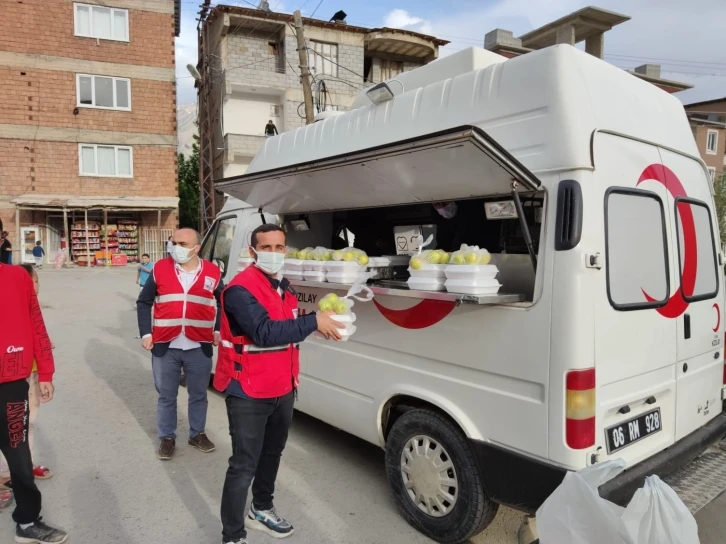 Hakkari’de vekaletle kurban bağışı devam ediyor
