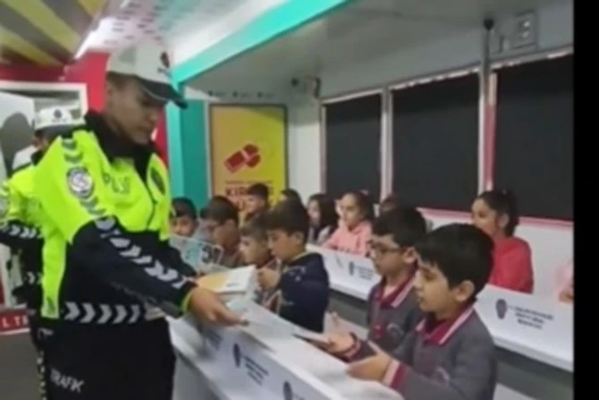 Hakkari polisi 784 öğrenciye eğitim verdi
