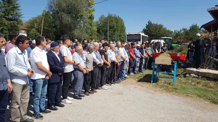 ‘Halı’ tartışmasında öldürülen genç memleketinde toprağa verildi
