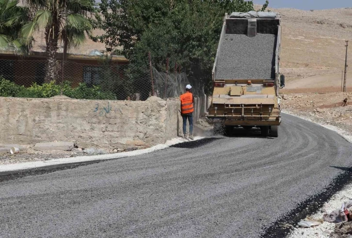 Haliliye’de 3 mahallede yol yapım çalışması
