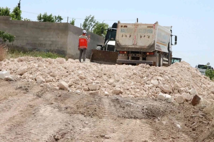 Haliliye’de üç mahallenin daha yol ağı genişletiliyor
