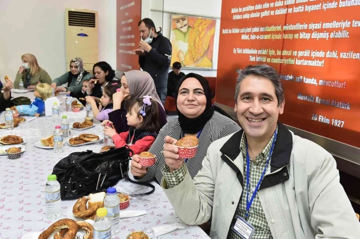 Halk Ekmek’te bir ilk: Çölyak hastalarına özel glutensiz taze simit ve yaş pasta üretildi
