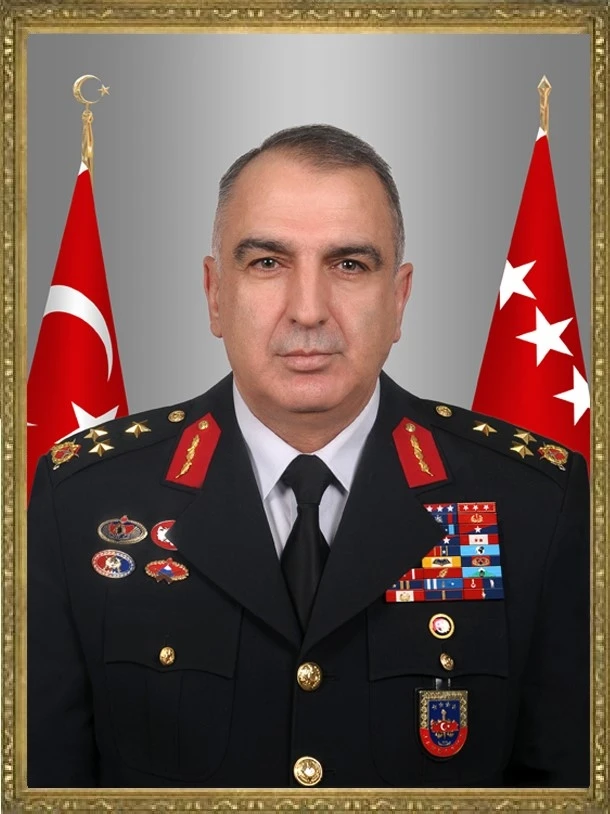 Halkın ’Zafer babası’ sessizce emekli edildi
