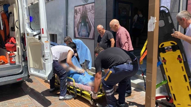 Hamamda düşerek başını çarpan 70 yaşındaki adam tüm müdahalelere rağmen kurtarılamadı
