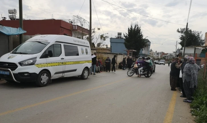 Hamile karısını satırla öldürdü, torununu alıp kaçtı
