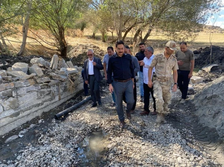 Hamur Kaymakamı Yıldırım, ilçeye bağlı köylerde incelemelerde bulundu
