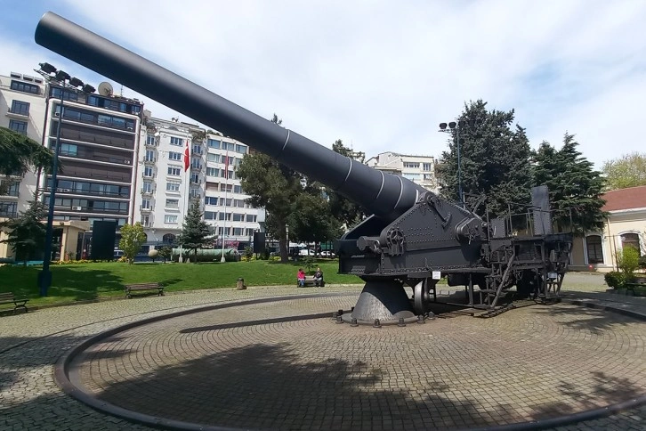 Harbiye Askeri Müzesi'nde tarihi kılıçlara bakım çalışması