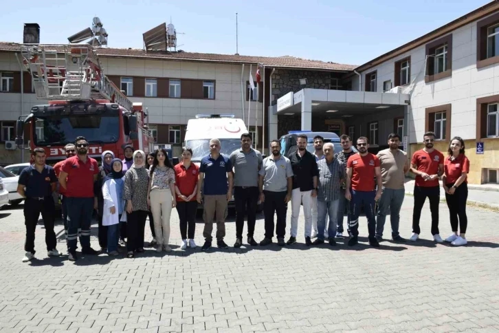 Hastanedeki tatbikat gerçeği aratmadı
