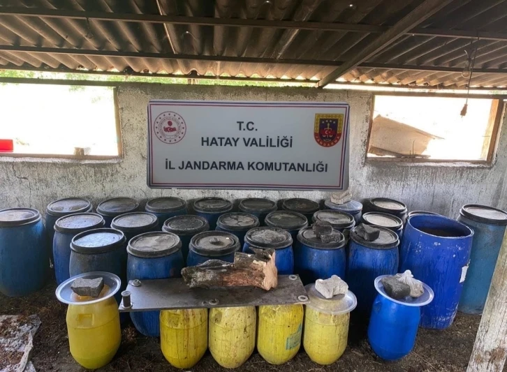 Hatay’da 11 bin 400 litre sahte içki ele geçirildi
