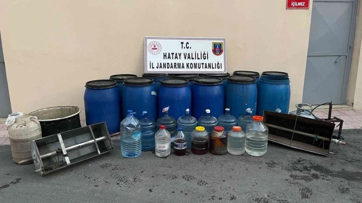 Hatay’da bin 750 litre sahte içki ele geçirildi
