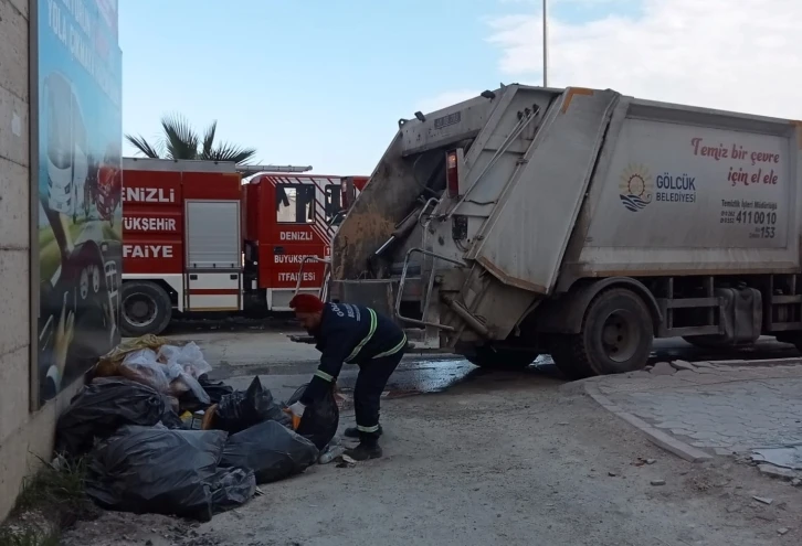 Hatay’da dezenfeksiyon ve ilaçlama çalışmaları sürüyor
