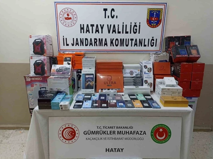 Hatay’da kaçak cep telefonu operasyonu
