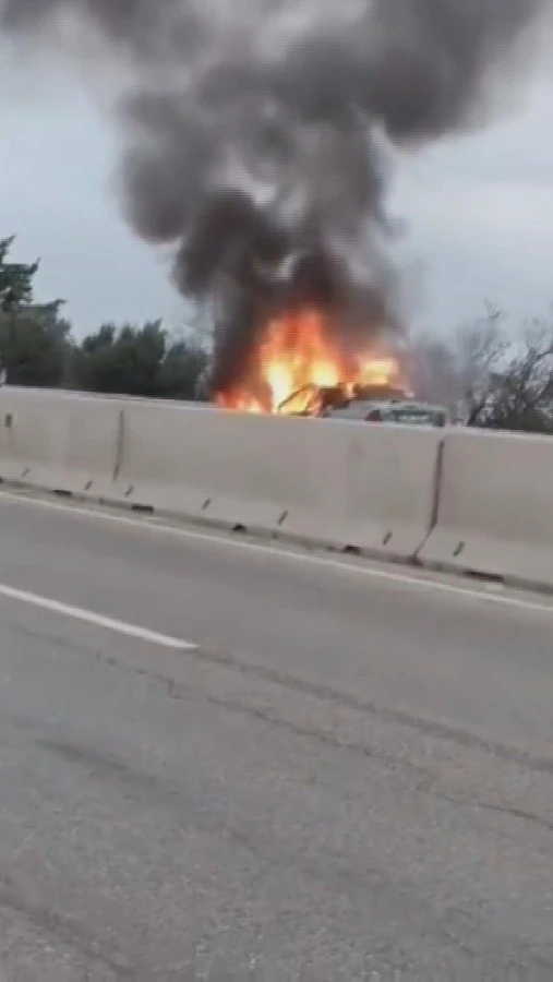 Hatay’da otomobil alevlere teslim oldu
