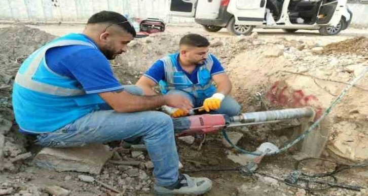 Hatay’da yaklaşık 3 dakikada alınan beton örneğinden, deniz kumu çıktı