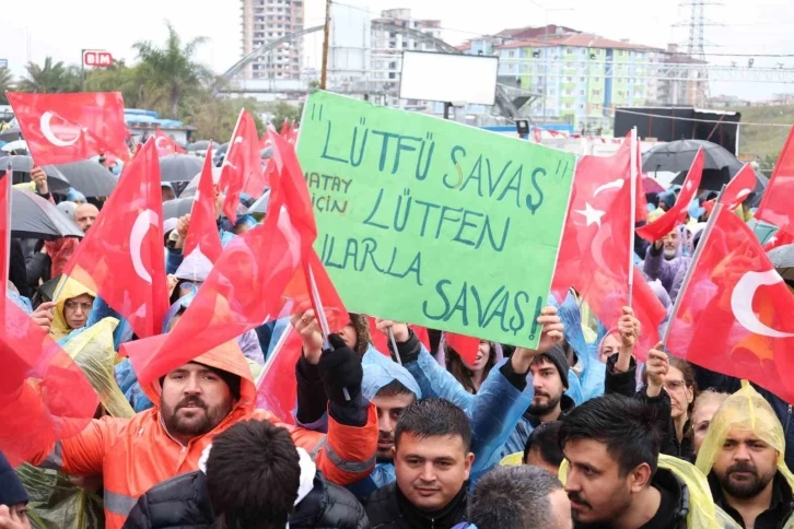 Hataylılar Lütfü Savaş’a destek için CHP il başkanlığında bir araya geldi
