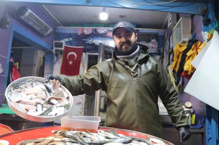 Hava şartları balık tezgahlarını etkiledi
