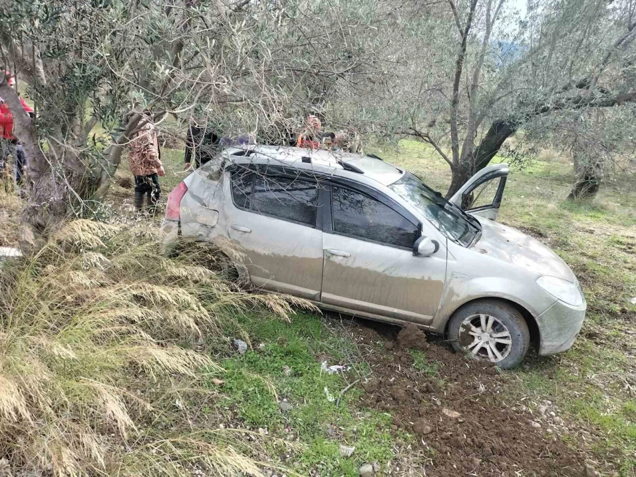 Havran Çamdibi Mahallesi’nde trafik kazası: 2 yaralı
