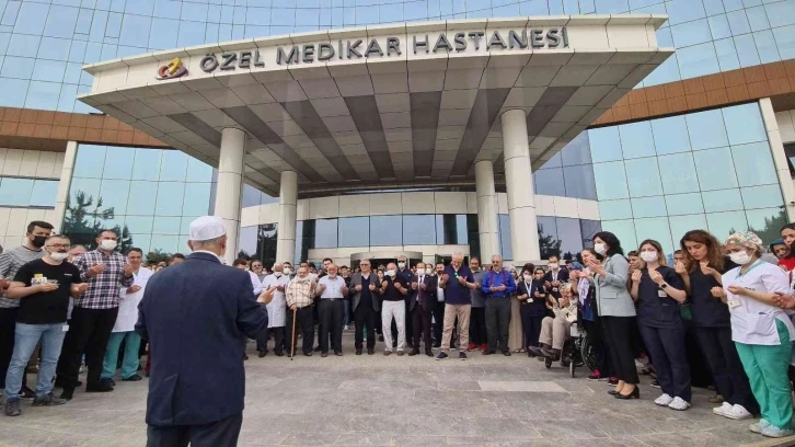 Hayatını kaybeden doktoru meslektaşları gözyaşlarıyla uğurladı
