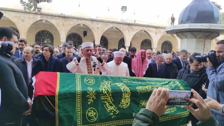 Hayatını kaybeden eski milletvekili son yolculuğuna uğurlandı
