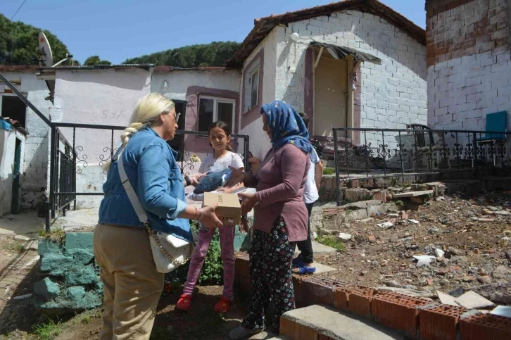 Hayırsever iş insanı 250 ihtiyaç sahibi çocuğa bayram sevinci
