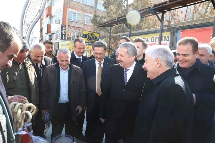 Hazine ve Maliye Bakan Yardımcısı Gürcan esnafı ziyaret etti
