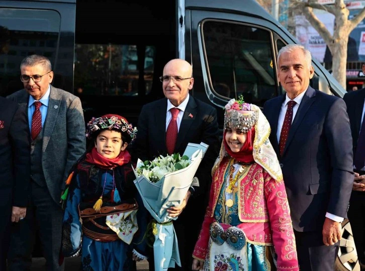 Hazine ve Maliye Bakanı Denizli'de Ziyaretlerde Bulundu