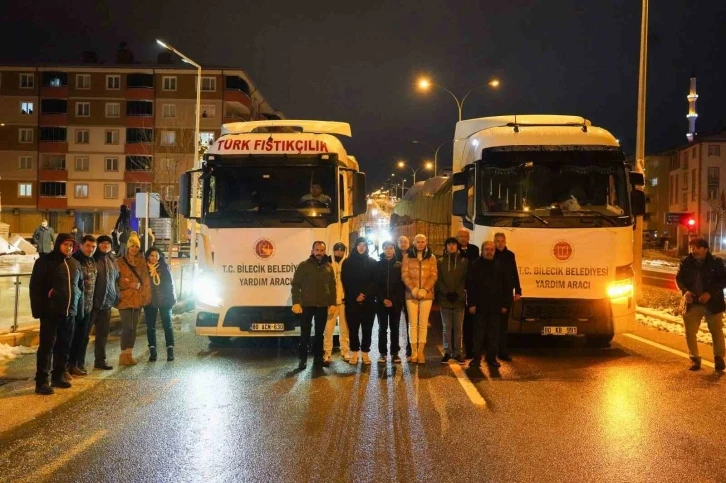 Hazırlanan 3 tır yardım malzemesi deprem bölgesine gönderildi
