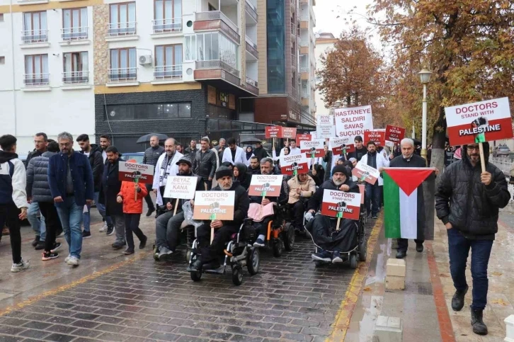 Hekimlerden Filistin için "sessiz yürüyüş"
