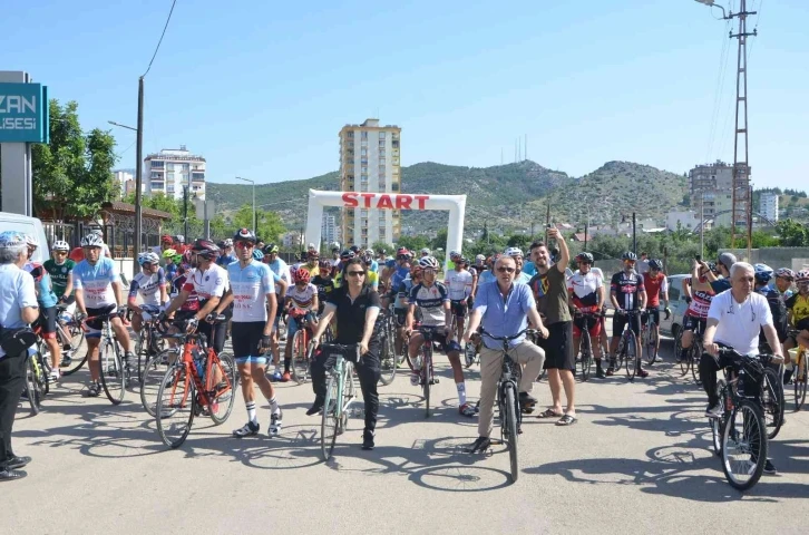 Hem rakipleriyle hem sıcakla mücadele ettiler
